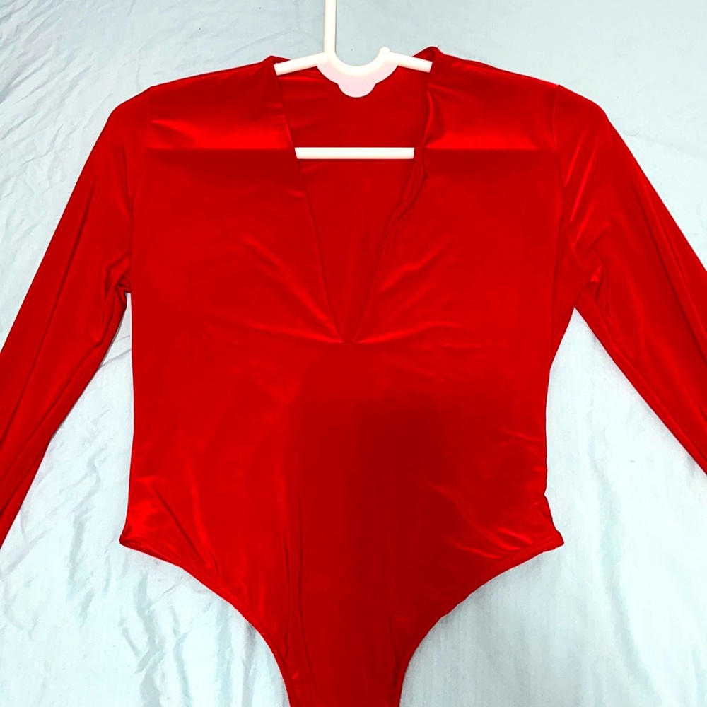 red long sleeve v cut bodysuit
